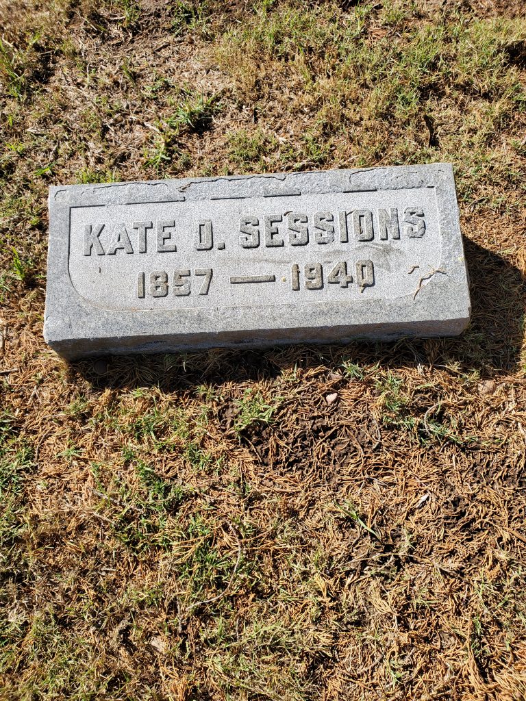 blog post about Kate Sessions.  This photo shows her grave.
