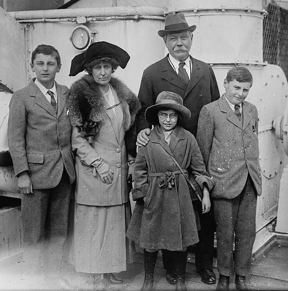 Sir Arthur Conan Doyle with his first wife and children